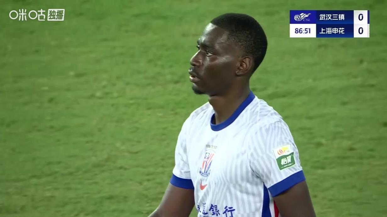 中超23轮积分榜：争冠4队仅1队赢球，申花跌至第2，国安惨败排第4